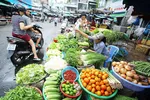 Nhiều chợ truyền thống ở TPHCM mở bán lại với thí điểm thực phẩm tươi sống