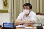 Chủ tịch Nguyễn Thành Phong: TPHCM quyết không để xảy ra tình trạng đứt gãy chuỗi cung ứng lao động, hàng hóa, không để người dân khó khăn, thiếu đói vì dịch bệnh.