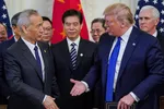 Tổng thống Hoa Kỳ Donald Trump và Phó Thủ tướng Trung Quốc Lưu Hạc đồng ý về thỏa thuận thương mại "giai đoạn một" tại Nhà Trắng vào ngày 15 tháng 1. Cuộc chiến thương mại đã gây thiệt hại cho chương trình bảo hiểm xã hội của Trung Quốc khi đóng góp của c
