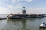 Tàu sân bay mới nhất của Mỹ bốc cháy