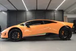  Cảnh sát ở New Zealand đã thu giữ bảy chiếc xe sang trọng cao cấp, bao gồm một chiếc Lamborghini Huracan trong các cuộc đột kích vào sáng sớm ở Auckland liên quan đến một hoạt động rửa tiền. Hình: Twitter