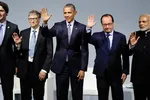  Tham dự Hội nghị biến đổi khí hậu Paris 2015 có nhiều nguyên thủ quốc gia và chính phủ cũng như các bên khác quan tâm đến việc hỗ trợ công nghệ năng lượng sạch. Từ trái sang: Thủ tướng Canada Justin Trudeau, người sáng lập Microsoft Bill Gates, Cựu Tổng