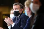 Tổng thống Pháp Macron phát biểu trong một sự kiện về khí hậu ngày 14-12 ở Paris. Ảnh: AP
