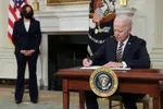 Đảo ngược lệnh cấm của ông Trump về thẻ xanh, ông Biden được lòng dân nhập cư