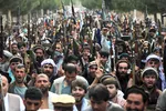  Lực lượng dân quân tham gia lực lượng an ninh Afghanistan trong một cuộc tập hợp ở Kabul, Afghanistan, khi Mỹ chuẩn bị rút quân. Ảnh: AP