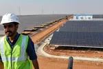 Công viên điện mặt trời 2.000 MW Shakti Sthala tại thị trấn Pavagada, bang Karnataka, Ấn Độ. Ảnh: AFP