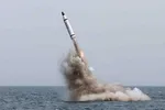 Ảnh minh họa một vụ phóng tên lửa đạn đạo từ tàu ngầm. Ảnh: Rodong Sinmun