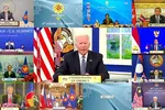 Tổng thống Mỹ Joe Biden (giữa) dự Hội nghị cấp cao ASEAN-Mỹ lần thứ 9 theo hình thức trực tuyến, ngày 26/10/2021. (Ảnh: AFP/TTXVN)