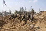 Binh sĩ Israel đang tiến hành chiến dịch trên bộ chống lại Hamas, ngày 4 tháng 11 năm 2023 [IDF/Reuters]
