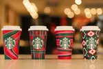 Nhân viên Starbucks ở Mỹ đình công ngày Red Cup
