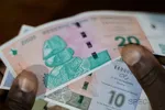 Zimbabwe quay lại chế độ bản vị vàng để chống siêu lạm phát