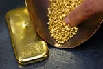 Vàng thế giới 3/8: Tăng vọt sau báo cáo việc làm tháng 7 của Mỹ