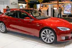 Chiếc xe Tesla Model S của Tổng thống Hoa Kỳ Donald Trump mua vào tháng 3 mang tính biểu tượng hơn vì ông không thể lái xe trên đường công cộng. Ảnh / Getty Images