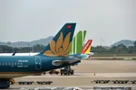 Dịp nghỉ lễ 30-4, 1-5: Vé máy bay khan hiếm, giá tăng cao từ 4 - 8 triệu đồng