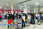 Giá vé máy bay tăng cao, người dân lo đi lại khó khăn dịp Tết