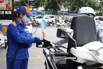 Giá xăng dầu tăng thêm gần 1.000 đồng/lít 