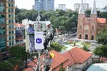 Lắp đặt trạm phát sóng 5G của MobiFone tại TPHCM.