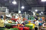 Hàng hóa đổ về chợ đầu mối ở TPHCM tăng đột biến