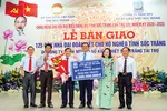 Ủy ban MTTQ Việt Nam tỉnh Sóc Trăng tiếp nhận 6 tỷ đồng vào Quỹ Vì người nghèo từ Công ty TNHH MTV Xổ số kiến thiết Sóc Trăng.