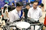Thiết bị máy bay không người lái phục vụ nông nghiệp được giới thiệu tại một triển lãm thiết bị công nghệ tại TPHCM. Ảnh: T.Ba