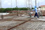 Giá VLXD tăng cao khiến nhiều công trình xây dựng chậm tiến độ Ảnh: Tấn Thái