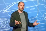 CEO Jan Koum- Cha đẻ ứng dụng 2 tỷ người dùng