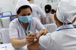  Phải có đủ vaccine sớm nhất để tiêm phòng cho nhân dân trên diện rộng