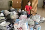 Cư dân chung cư giúp nhau vượt dịch