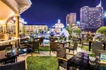 Rooftop Garden Bar - tầng 5 khách sạn Rex Sài Gòn.
