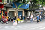 Đa phần vỉa hè ở các đô thị đều bị chiếm dụng.