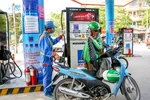 Cần giải pháp điều hành linh hoạt cho giá xăng dầu mới kiềm chế lạm phát, không thể áp cứng nhắc theo quy định.