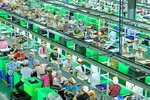 Với lợi thế lao động giá rẻ, chúng ta đừng mắc phải FDI sử dụng Việt Nam chỉ là "bến đỗ tạm thời". Ảnh: VIẾT CHUNG