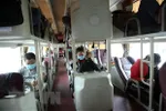 Hành khách trên xe rời Đà Nẵng được bố trí giãn cách để phòng chống dịch COVID-19. (Ảnh: Trần Lê Lâm/TTXVN)