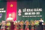 Phạm Thị Thủy đại diện sinh viên phát biểu tại lễ khai giảng năm học 2020-2021 của Trường Đại học Khoa học - Đại học Huế.