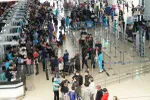Nhiều đường bay đã thông báo hết vé, một số sân bay có nguy cơ ùn tắc.