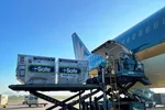 Vietnam Airlines vận chuyển 1 triệu liều vaccine do Nhật Bản hỗ trợ vào TPHCM