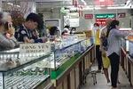 Khách mua vàng nữ trang vào thời điểm cuối năm thưa thớt