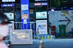 Tình trạng "hết hàng" thường xảy ra khi giá xăng tăng liên tục - Ảnh: N.PHƯỢNG