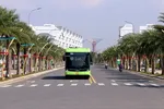 Xe buýt điện VinBus từ Vinhomes Grand Park sẽ giúp sinh viên tiết kiệm thời gian và chi phí di chuyển đến trường.