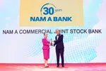 Đại diện Nam A Bank nhận giải thưởng “Nơi làm việc tốt nhất châu Á 2022”