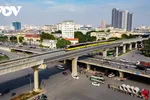 Đúng 10h00 sáng 5/12, những đoàn tàu đầu tiên trên tuyến đường sắt đô thị Nhổn - ga Hà Nội đã chính thức được vận hành chạy thử trong môi trường hạn chế.