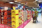 Hàng hóa bày bán tại siêu thị Co.op Mart Rạch Miễu, quận Phú Nhuận, Thành phố Hồ Chí Minh. (Ảnh: Hồng Đạt/TTXVN)
