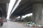 Nhiều gầm cầu tại TPHCM bị biến thành bãi rác