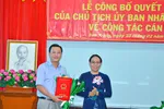 Ông Nguyễn Thành Duy nhận quyết định bổ nhiệm chức vụ Giám đốc Sở KH-CN tỉnh Sóc Trăng.