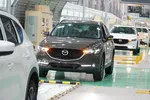 Dây chuyền lắp ráp ô tô Thaco Mazda tại Khu kinh tế mở Chu Lai, Quảng Nam. (Ảnh: Báo Đầu tư)