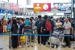 Dự báo lượng hành khách đặt vé máy bay sẽ tiếp tục tăng lên trong các ngày tới để chuẩn bị bước vào kỳ nghỉ lễ Quốc khánh 2/9. (Ảnh: PV/Vietnam+)
