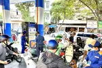Xăng RON95-III bật tăng 740 đồng sau 5 lần điều chỉnh giảm