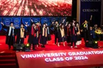 ĐH VinUni mang lại những giá trị xuất sắc cùng tinh thần nhân văn cho 145 sinh viên khóa đầu tiên tốt nghiệp bước ra chinh phục thế giới.
