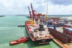 Tàu quốc tế cập cảng Chu Lai, mở tuyến hàng hải trực tiếp đến Mỹ
