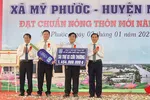 Công ty TNHH MTV XSKT Sóc Trăng trao tặng xe cấp cứu cho người dân xã anh hùng Mỹ Phước 